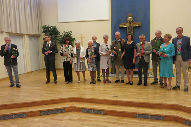11 medlemmar från Aktiva Seniorer var mannekänger vid modevisningen. Foto Dag Magnusson
