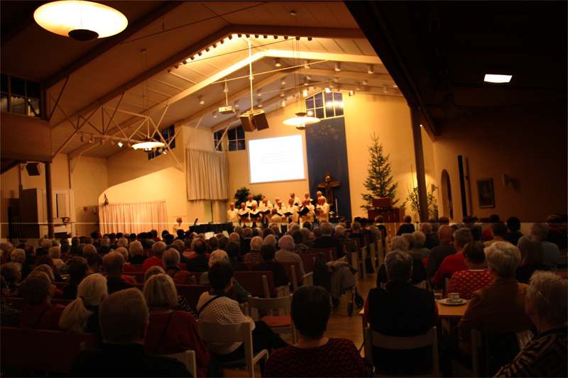 Ca 400 medlemmar lyssnade till Umeå manskör