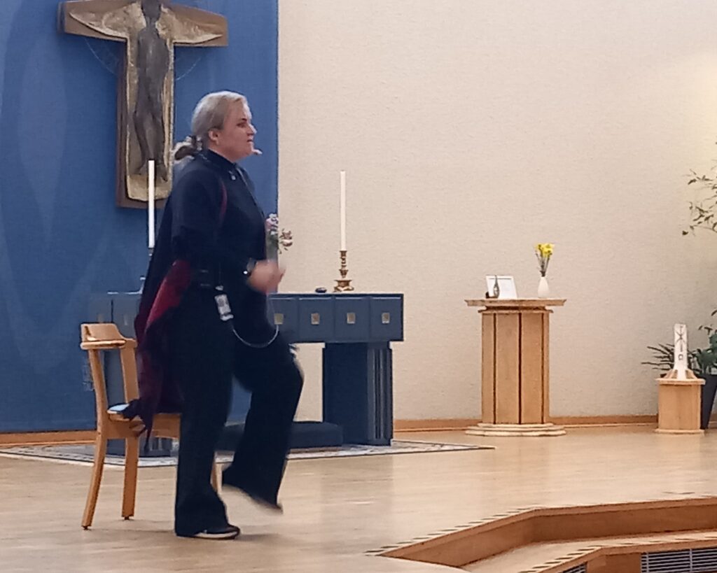 Sofi rör på benen 55a